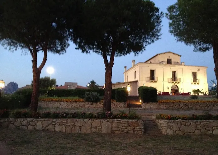 מלון Casina Dei Mille 3*